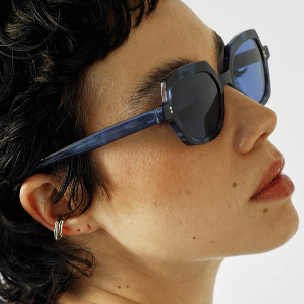 Model YR09 Black Blue Havana